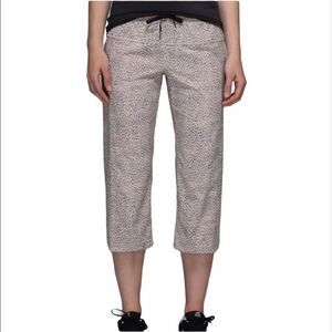 NWOT Lululemon Step Lively Crop